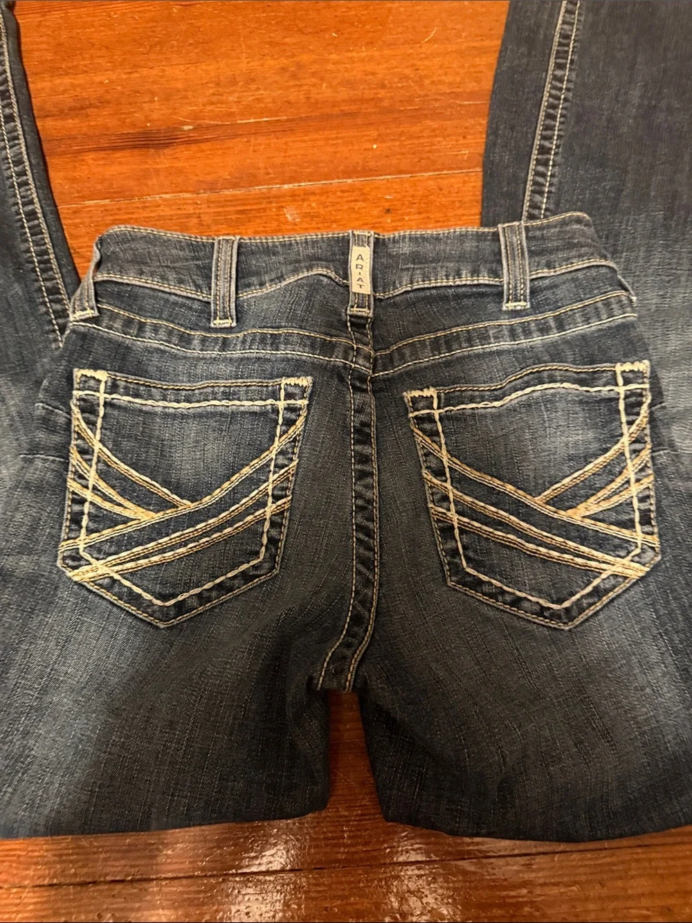 Ariat denim jeans. Women’s size 27S - Picture 4 of 8